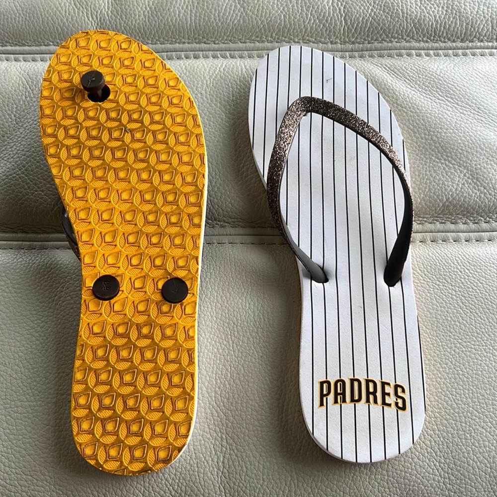 Reef Padres sandals size 8-9